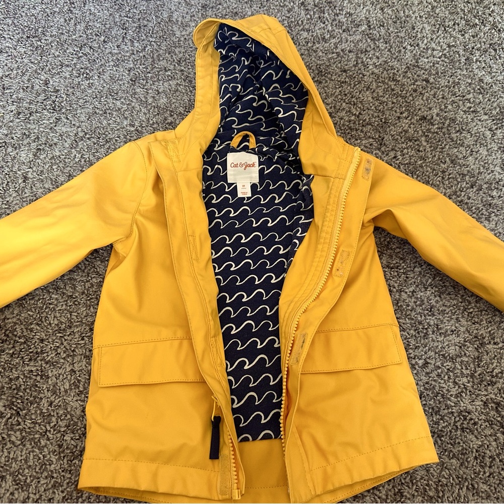 Cat & Jack yellow girl’s rain coat 2T